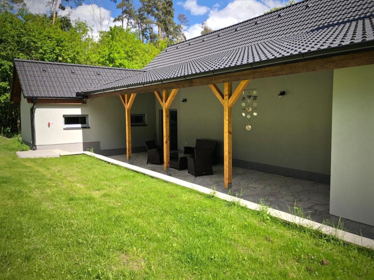 Mezonetovy Apartman S Terasou Na Samote V Lese Vlkava Exteriör bild