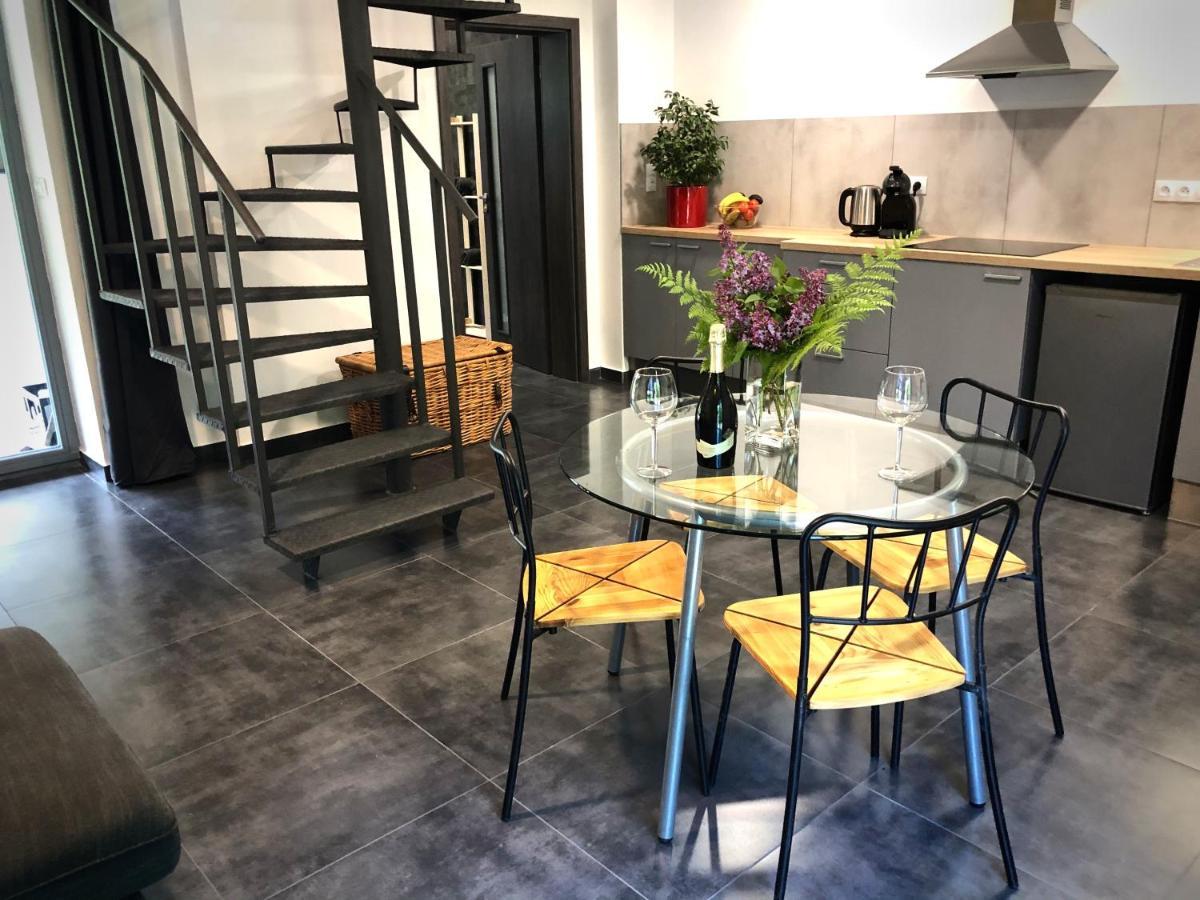 Mezonetovy Apartman S Terasou Na Samote V Lese Vlkava Exteriör bild