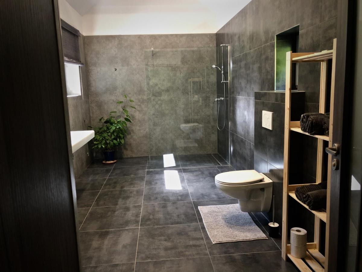 Mezonetovy Apartman S Terasou Na Samote V Lese Vlkava Exteriör bild