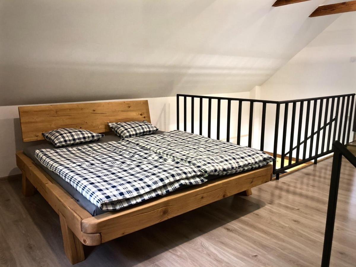 Mezonetovy Apartman S Terasou Na Samote V Lese Vlkava Exteriör bild